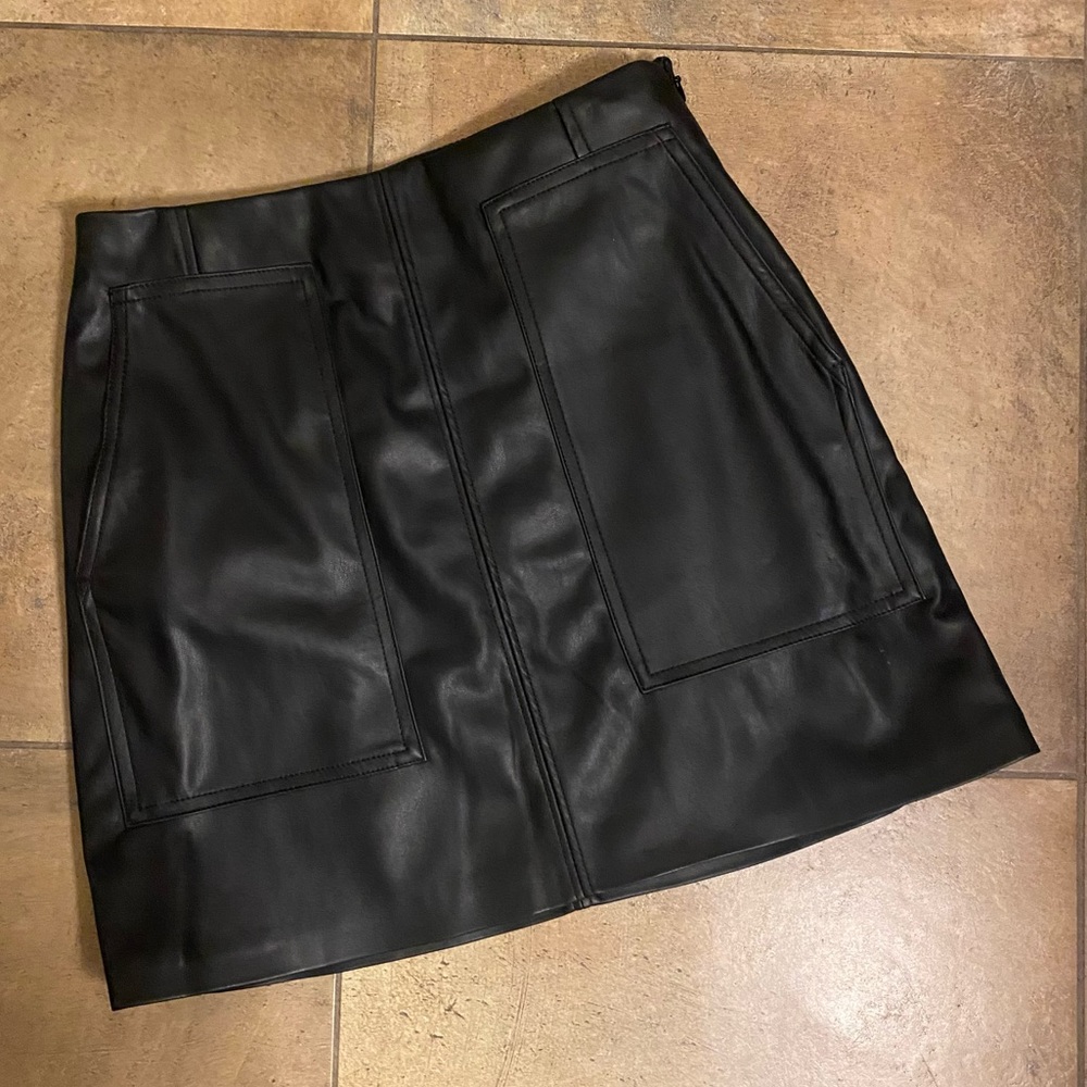 H&M Women’s Black Faux Leather Skirt Size 6
